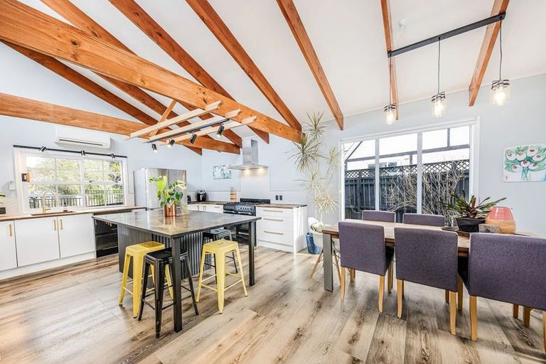 Photo of property in 15 Roland Road, Greenhithe, Auckland, 0632