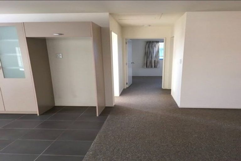 Photo of property in 302 Triangle Road, Massey, Auckland, 0614