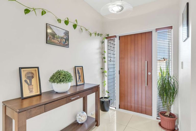 Photo of property in 5 Chestnut Close, Kelvin Grove, Palmerston North, 4414