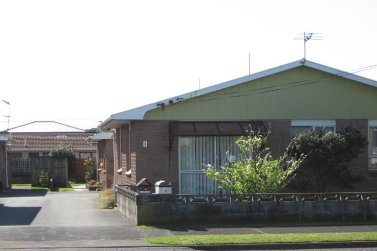 Photo of property in 2/4 Webster Street, Westown, New Plymouth, 4310