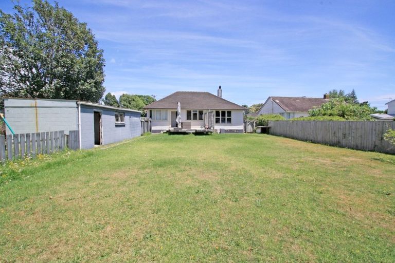 Photo of property in 19 Miro Street, Merrilands, New Plymouth, 4312