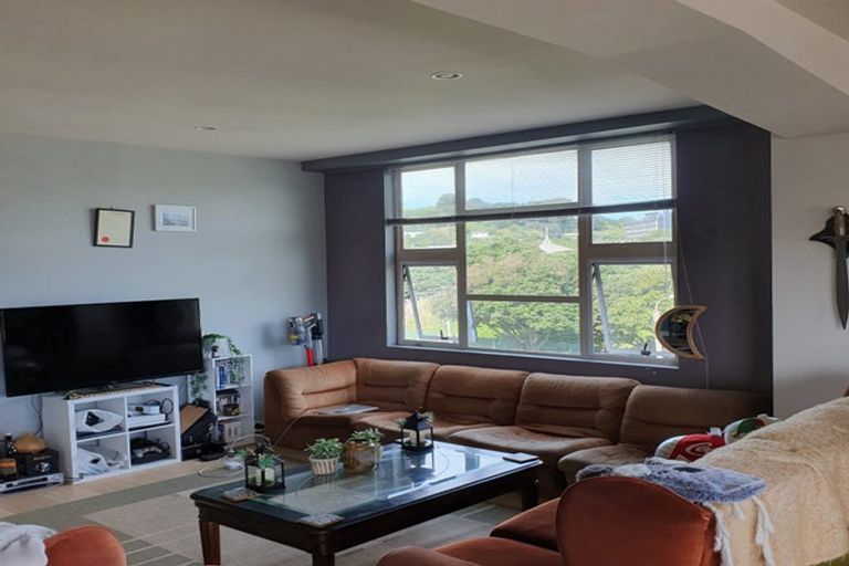 Photo of property in Grandstand Apartments, 4/80 Kent Terrace, Mount Victoria, Wellington, 6011