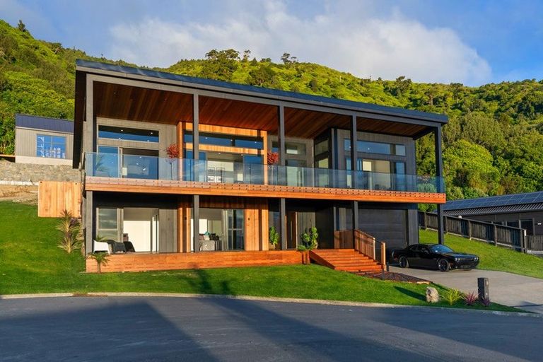 Photo of property in 8 Whio Place, Waikanae, 5036