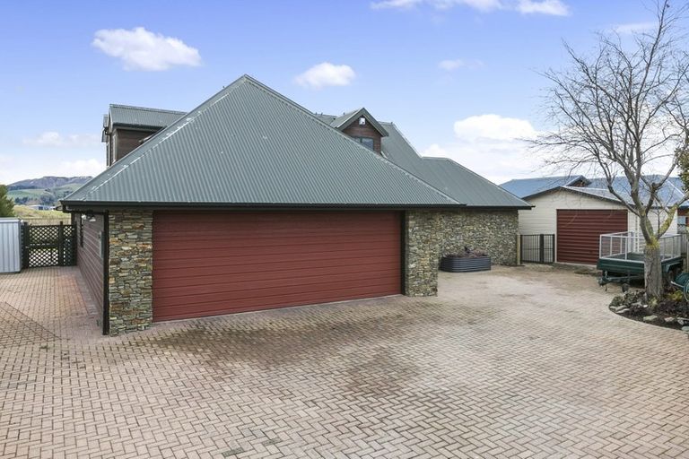 Photo of property in 10 Titri Place, Mosgiel, 9024