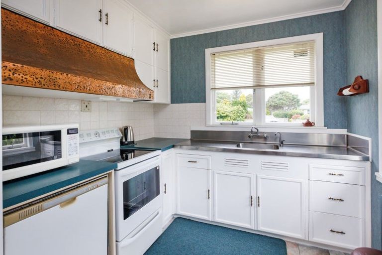 Photo of property in 4 Duna Place, Takaro, Palmerston North, 4412