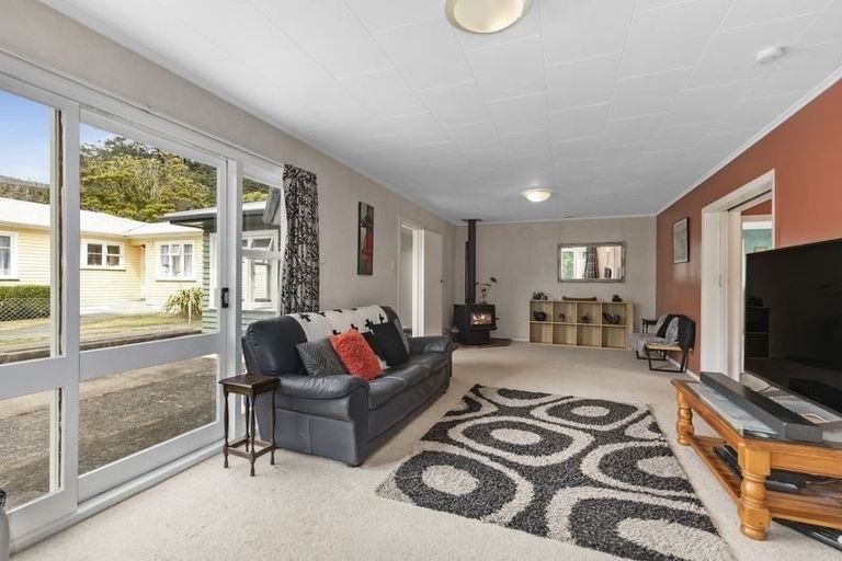 Photo of property in 116 Hine Road, Wainuiomata, Lower Hutt, 5014