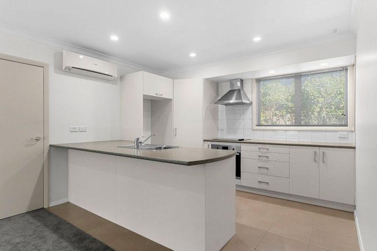 Photo of property in 82 Barbados Way, One Tree Point, 0118