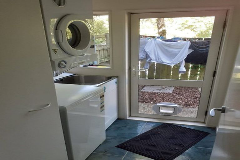 Photo of property in 2/85 Garden Road, Northland, Wellington, 6012