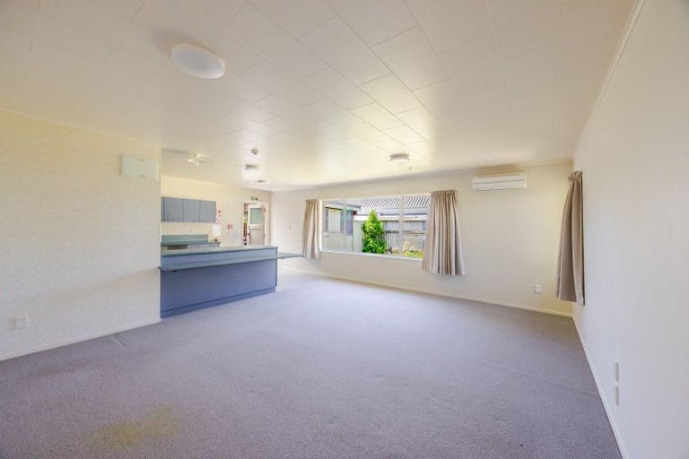 Photo of property in 16 Anderson Road, Taradale, Napier, 4112