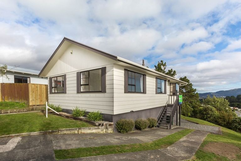 Photo of property in 25 Staysail Place, Whitby, Porirua, 5024