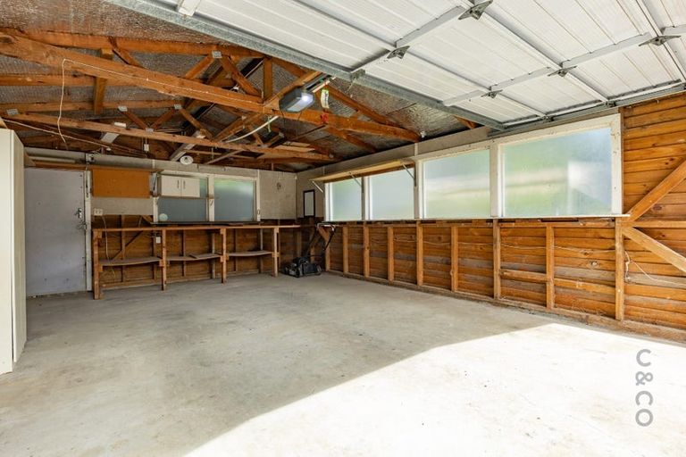 Photo of property in 28 Great North Road, Riverhead, 0820