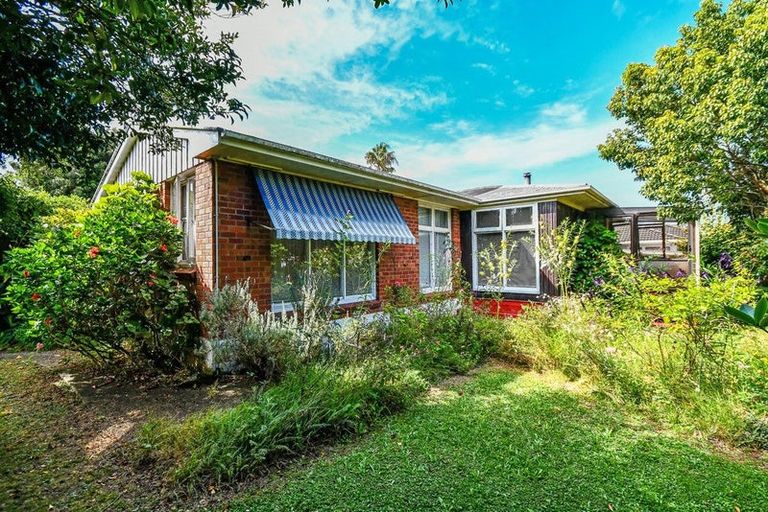 Photo of property in 19 Blanes Road, Weymouth, Auckland, 2103