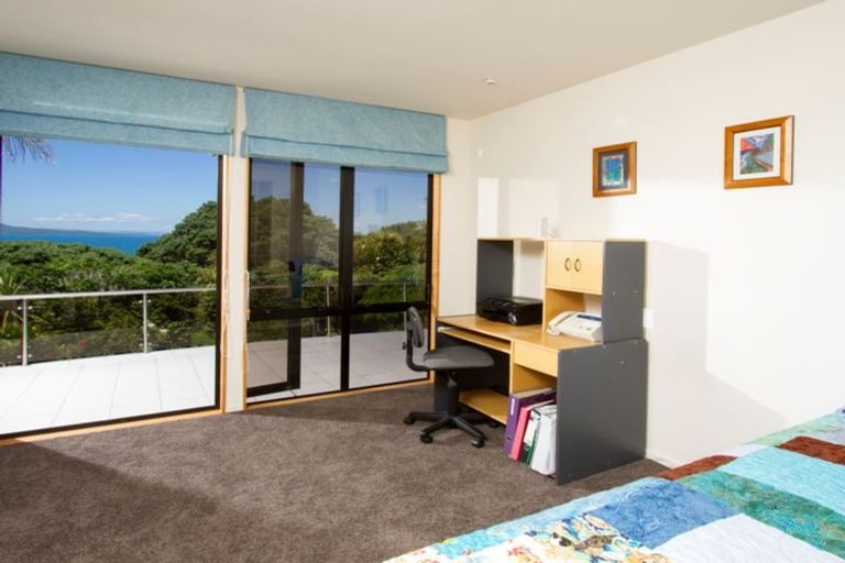 Photo of property in 33 Beulah Avenue, Rothesay Bay, Auckland, 0630
