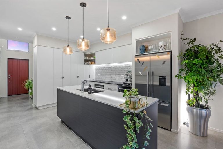 Photo of property in 4 Nohanga Lane, Hobsonville, Auckland, 0616