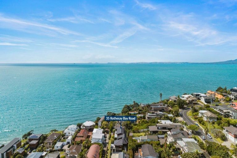 Photo of property in 35 Rothesay Bay Road, Rothesay Bay, Auckland, 0630