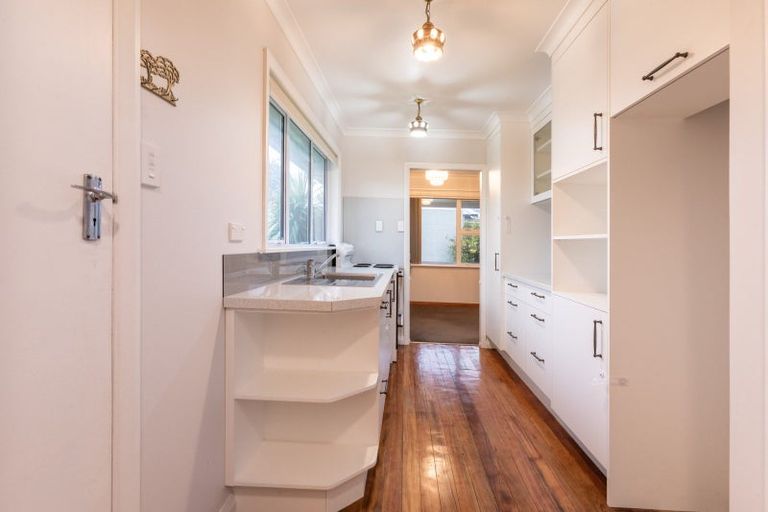 Photo of property in 3 Nelson Street, Dannevirke, 4930