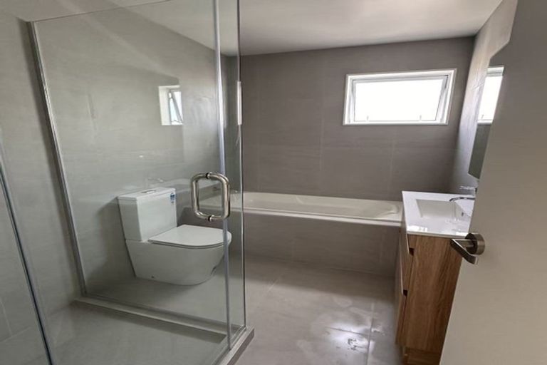 Photo of property in 20c Edwards Avenue, Henderson, Auckland, 0610