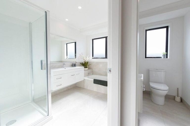 Photo of property in 24 Te Piriti Road, One Tree Point, 0118