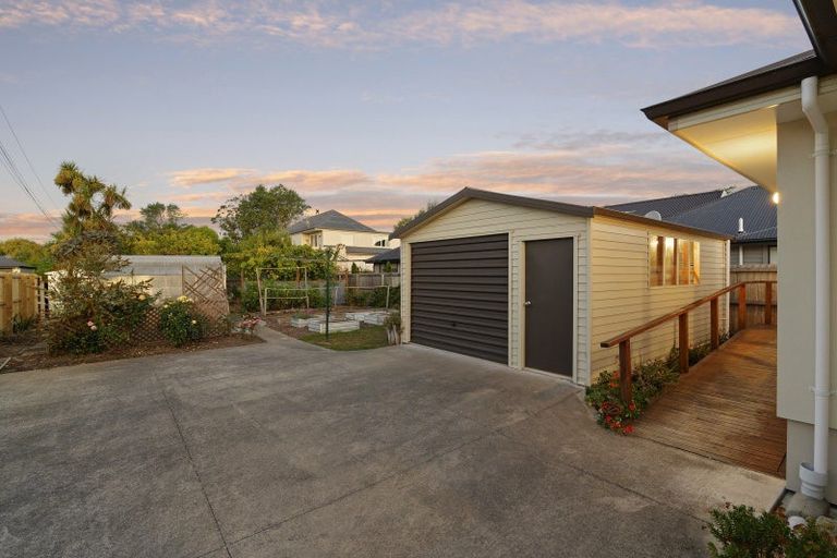 Photo of property in 74 Wilsons Road, Saint Martins, Christchurch, 8022