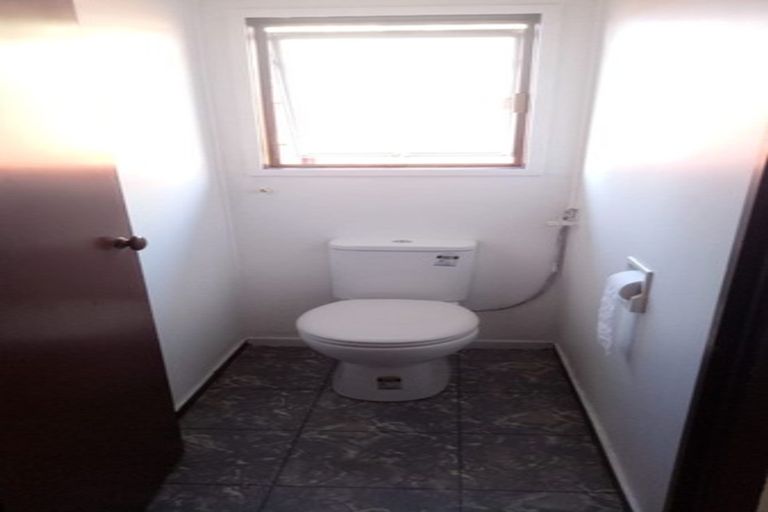 Photo of property in 1/141 Birkdale Road, Birkdale, Auckland, 0626