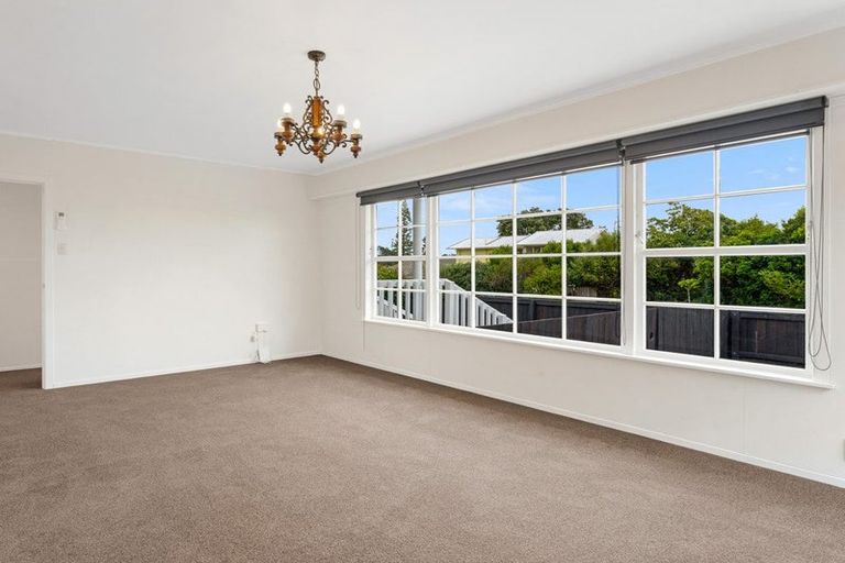 Photo of property in 33b Gill Avenue, Te Atatu Peninsula, Auckland, 0610