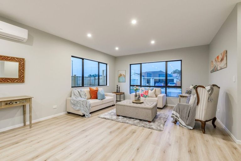 Photo of property in 13 Konoba Avenue, Kumeu, 0810