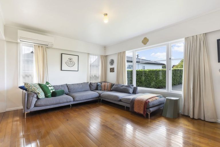 Photo of property in 67 Smythe Road, Henderson, Auckland, 0612