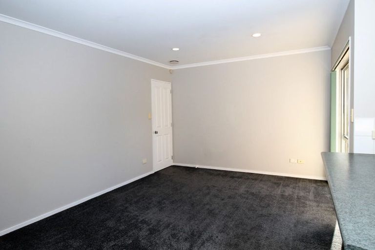 Photo of property in 12 Mellefont Close, East Tamaki Heights, Auckland, 2016