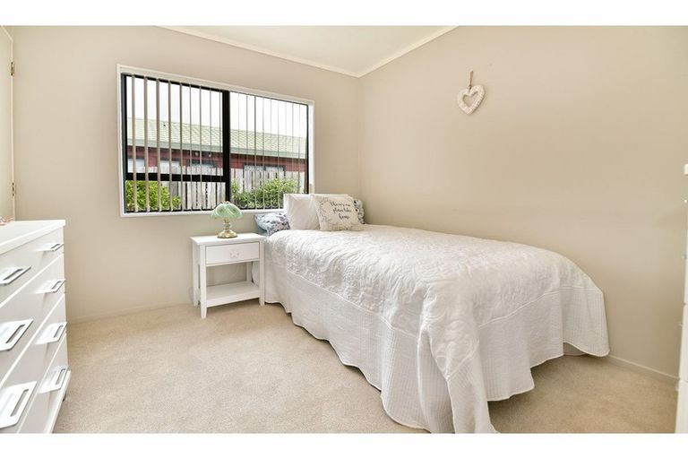 Photo of property in 2/28 Lakeside Drive, Orewa, 0931