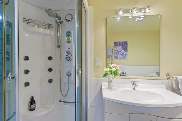 Photo of property in 428 Te Moana Road, Waikanae, 5036