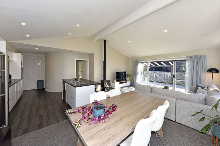 Photo of property in 3 Stedley Place, Heathcote Valley, Christchurch, 8022