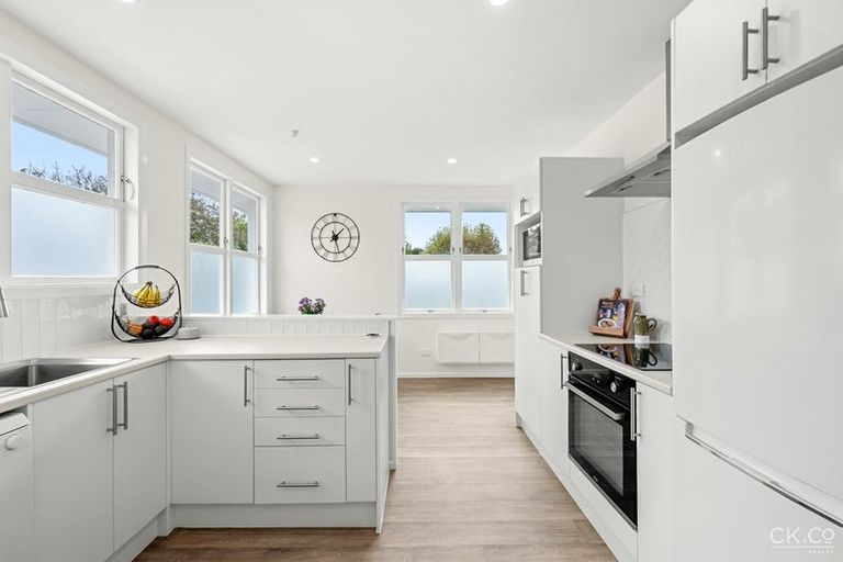 Photo of property in 1/1 Saulbrey Grove, Woburn, Lower Hutt, 5010