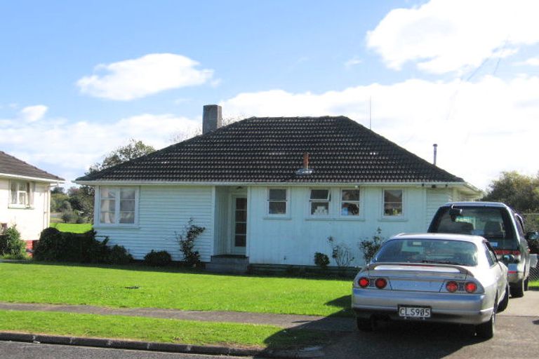 Photo of property in 15 Sandbrook Avenue, Otara, Auckland, 2023