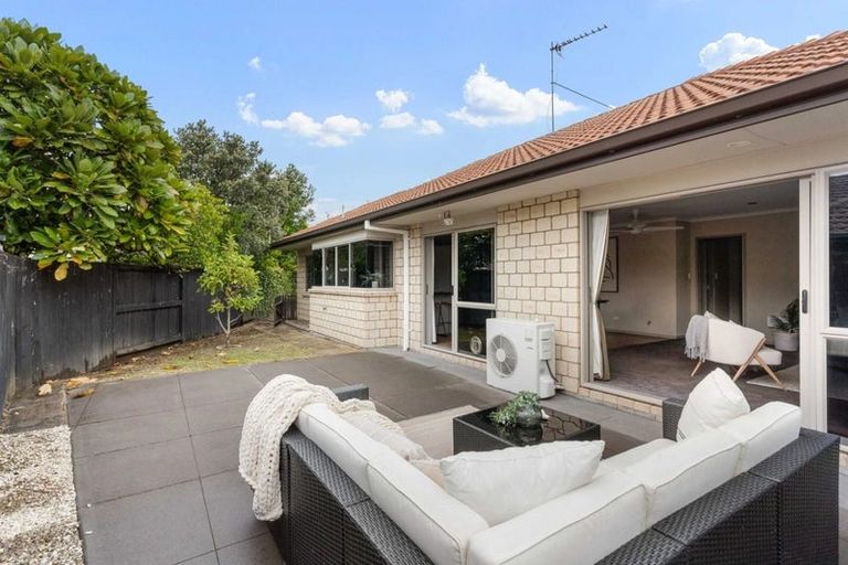 Photo of property in 32 Popata Close, Papamoa Beach, Papamoa, 3118