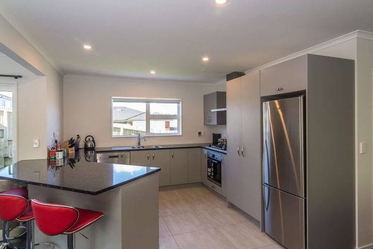 Photo of property in 27 Bickerton Rise, Churton Park, Wellington, 6037