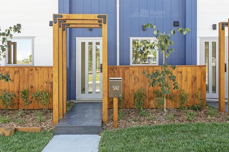 Photo of property in 5/42 Kaikoura Street, Henderson, Auckland, 0612