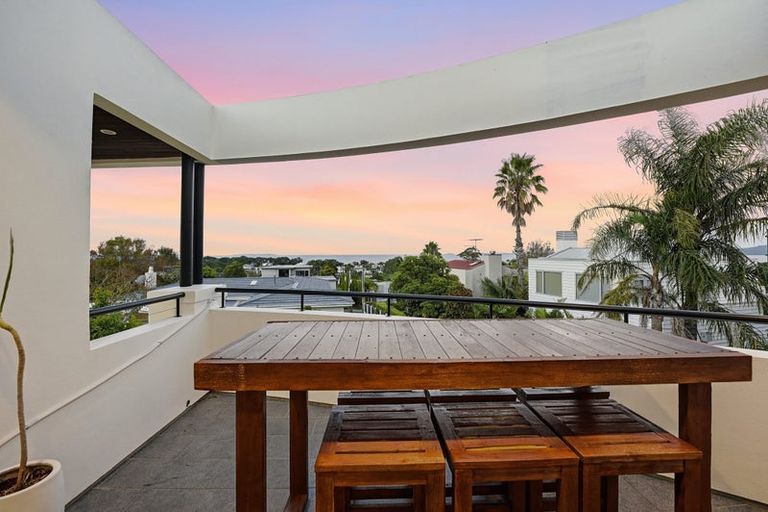 Photo of property in 22a Eastcliffe Road, Castor Bay, Auckland, 0620