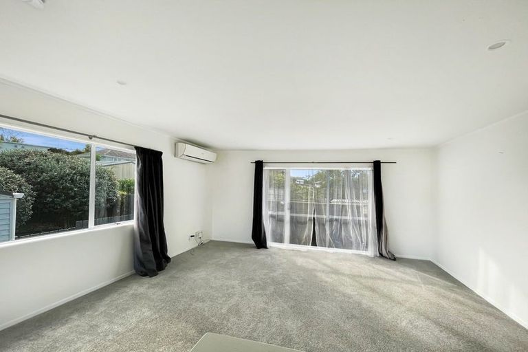 Photo of property in 1/12 Brookfield Road, Te Atatu Peninsula, Auckland, 0610