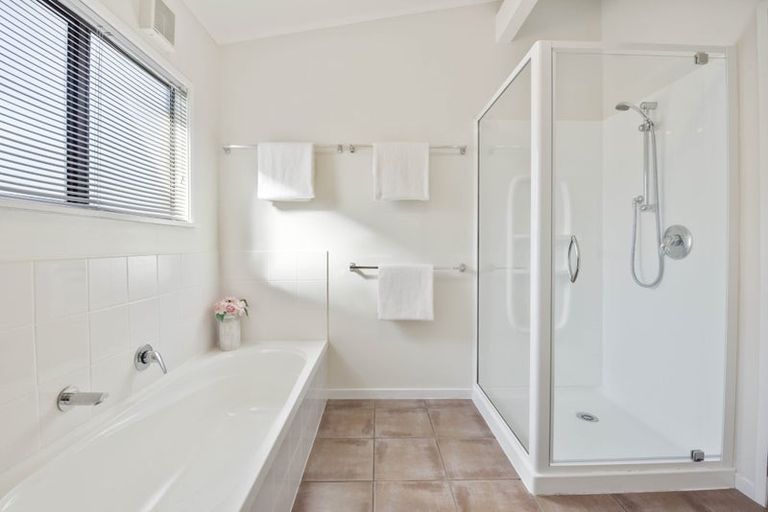 Photo of property in 12 Everard Avenue, Army Bay, Whangaparaoa, 0930