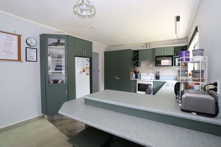 Photo of property in 16 Matai Place, Hawera, 4610