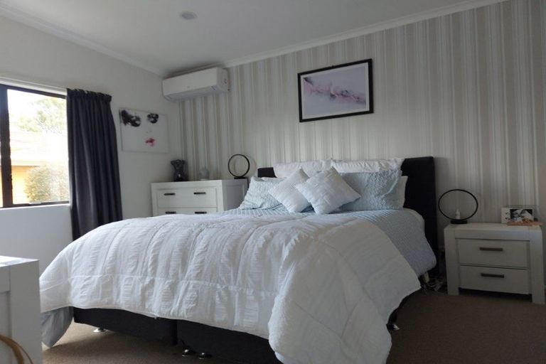 Photo of property in 2/436 Great South Road, Opaheke, Papakura, 2113