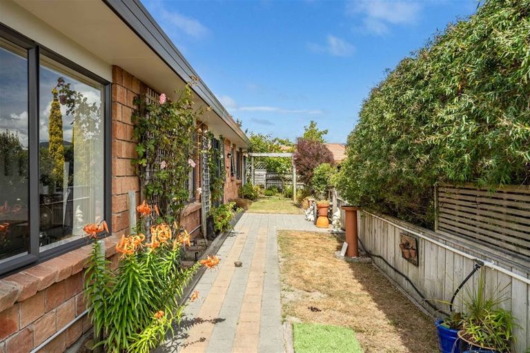 Photo of property in 15 Rifleman Lane, Paraparaumu Beach, Paraparaumu, 5032