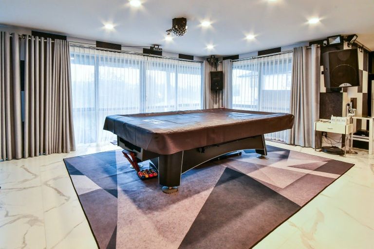 Photo of property in 14 Henriette Place, The Gardens, Auckland, 2105