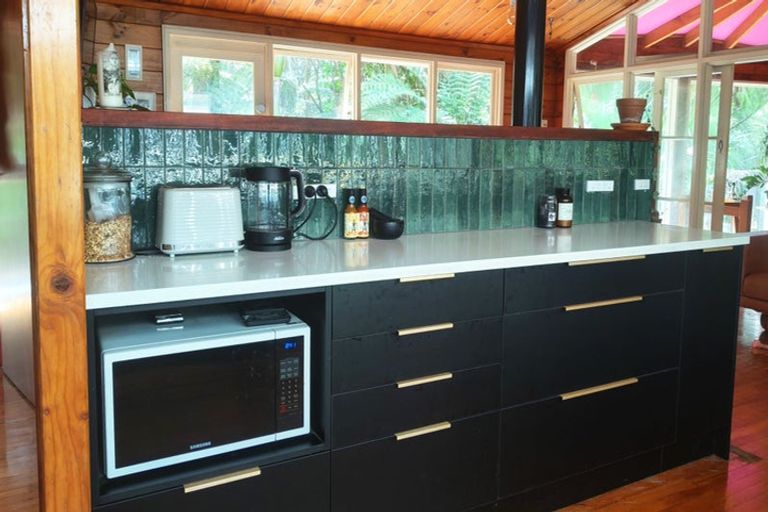 Photo of property in 26 Sylvan Valley Avenue, Titirangi, Auckland, 0604