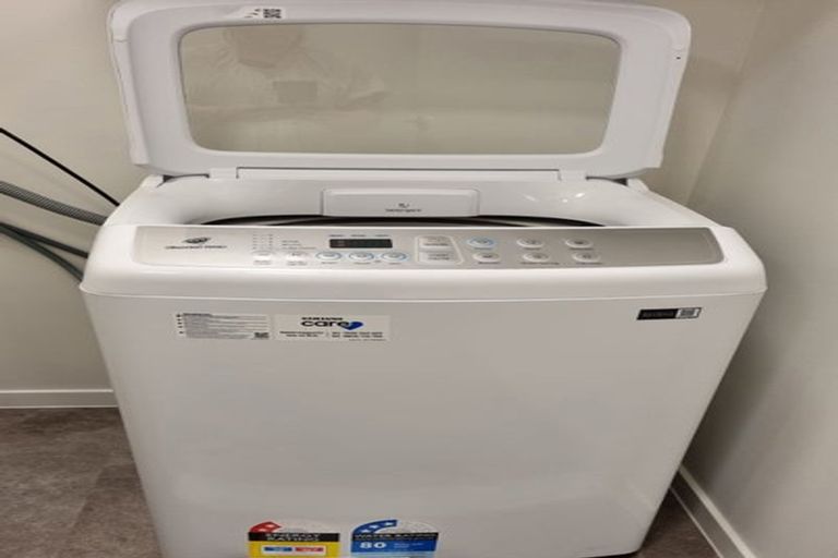 Photo of property in 63u3 Tiketike Way, Brooklyn, Wellington, 6021