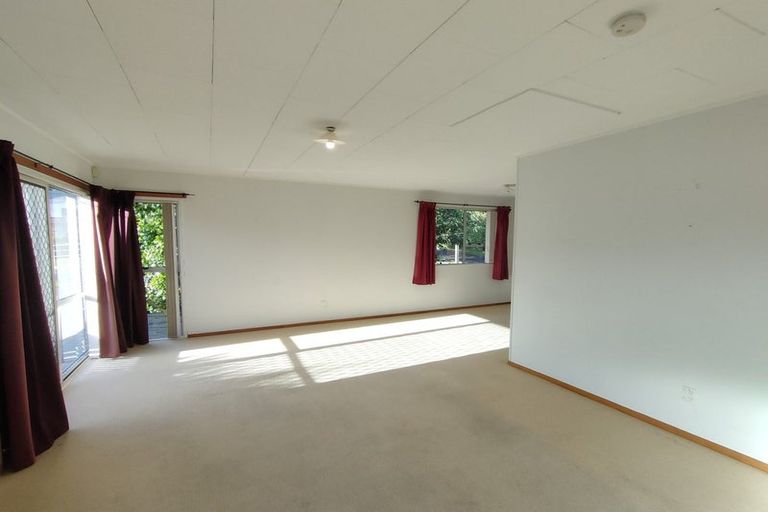 Photo of property in 104 Stanley Road, Glenfield, Auckland, 0629