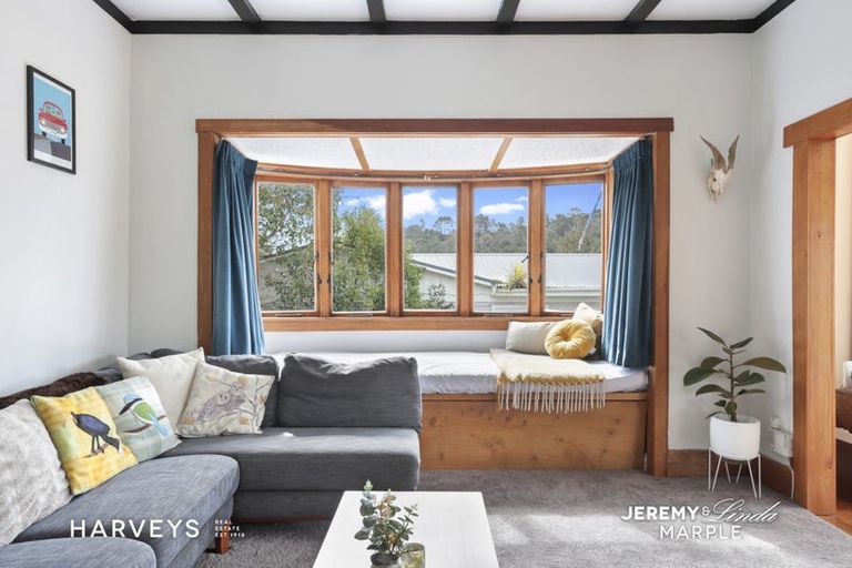 Photo of property in 10 Woodglen Road, Glen Eden, Auckland, 0602