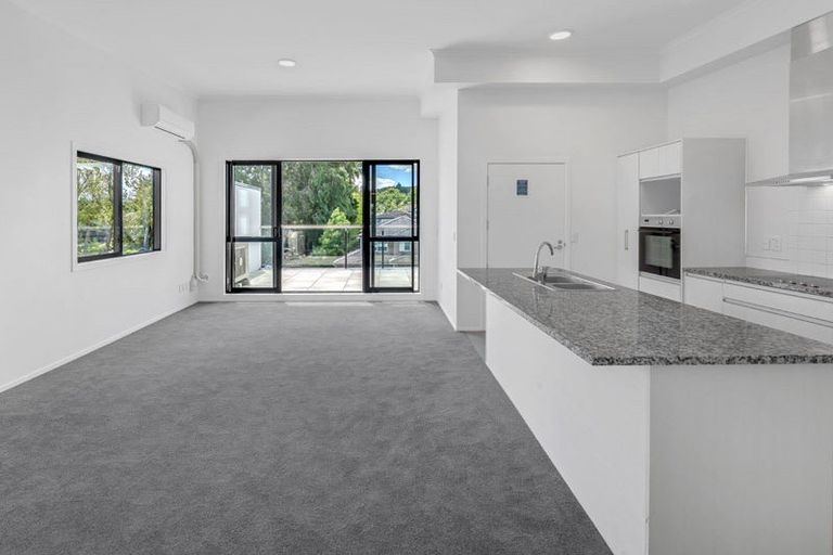 Photo of property in 24/11 Carlos Drive, Flat Bush, Auckland, 2016