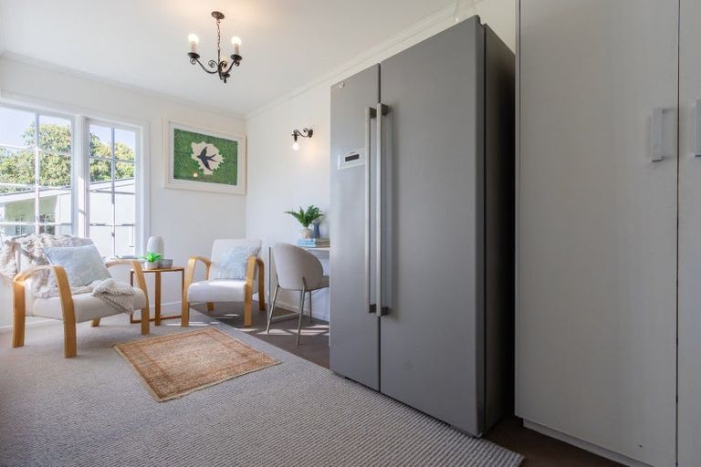 Photo of property in 28 Karu Crescent, Waikanae, 5036