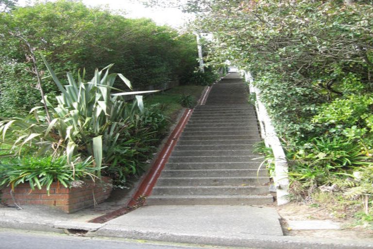 Photo of property in 18 Bourbon Terrace, Karori, Wellington, 6012